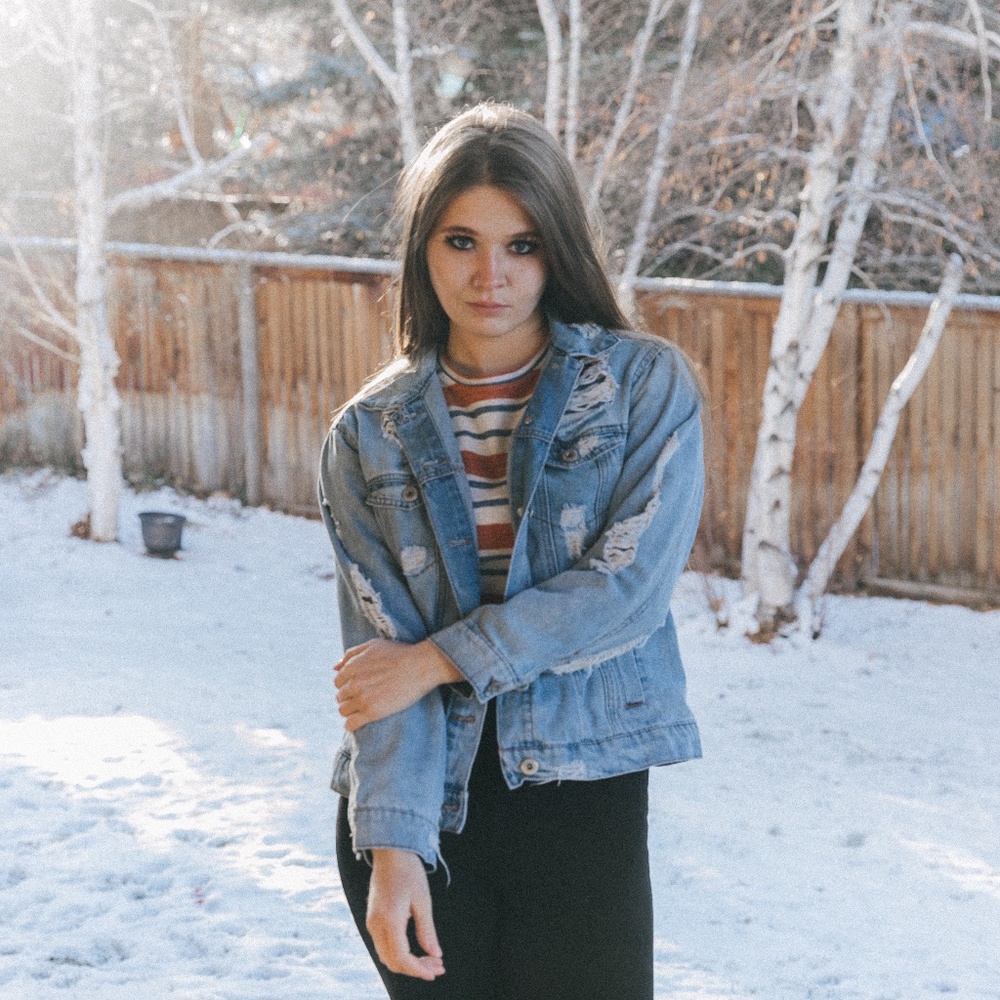 Button Front Ripped Jean Jacket - Picture 3 of 12